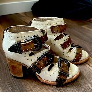 Freebird by Steven Violet sandals size 8 Beige